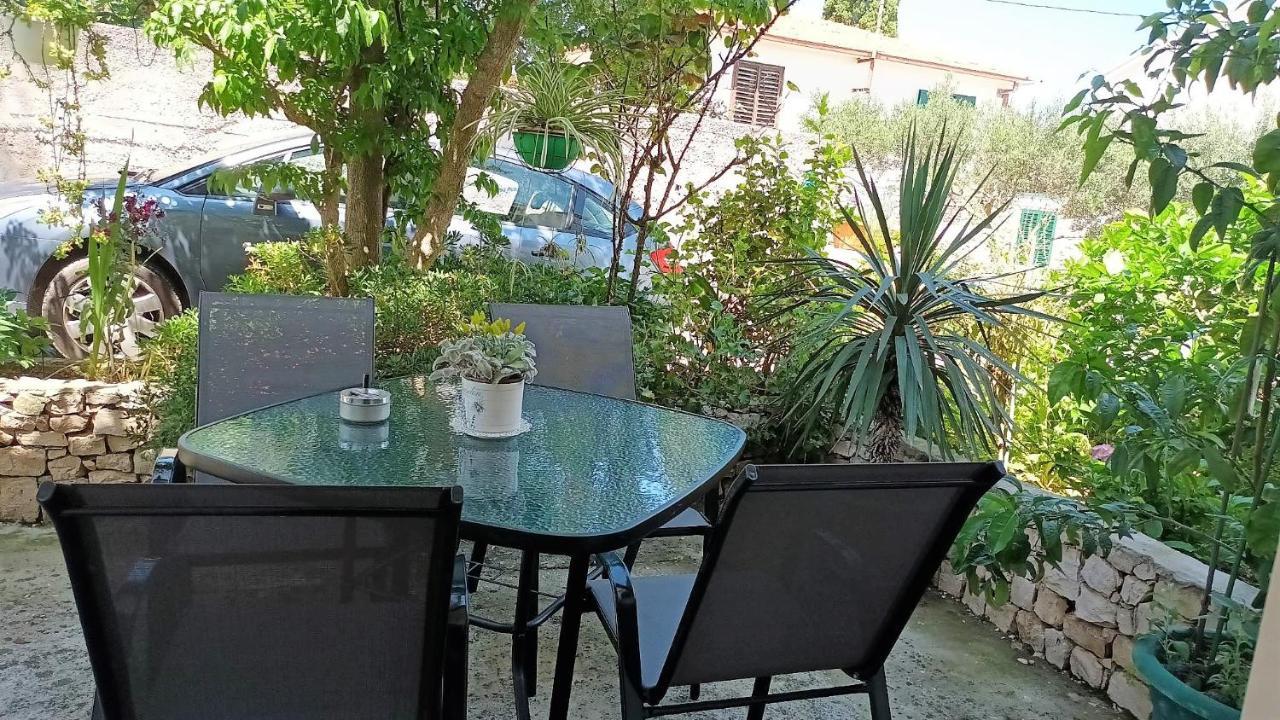apartmani DIMIĆ Supetar Bagian luar foto