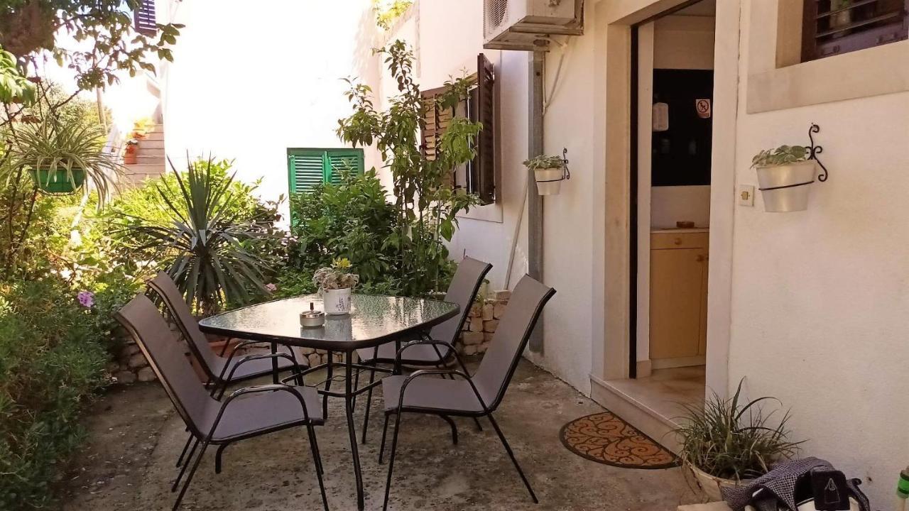 apartmani DIMIĆ Supetar Bagian luar foto