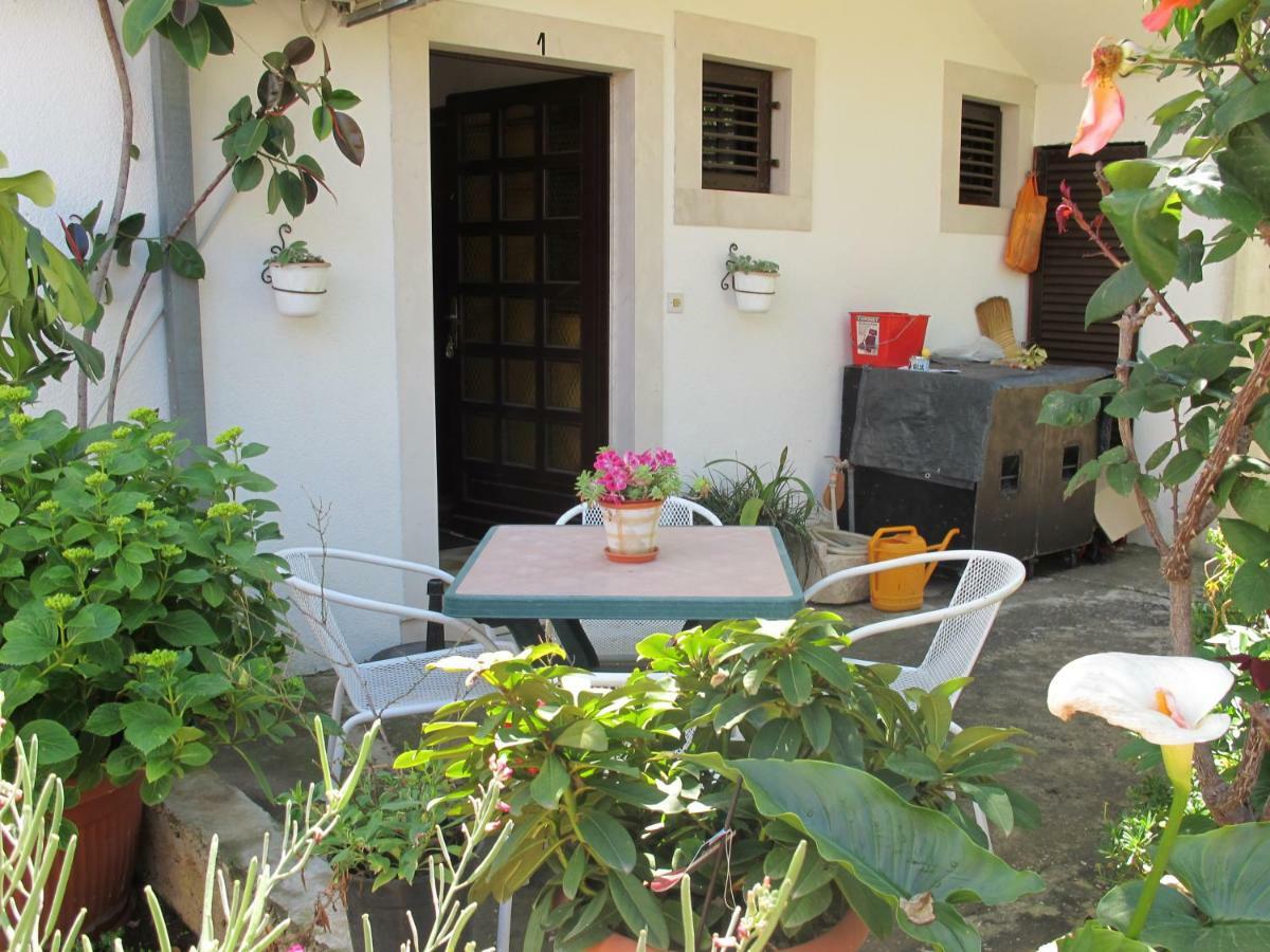 apartmani DIMIĆ Supetar Bagian luar foto